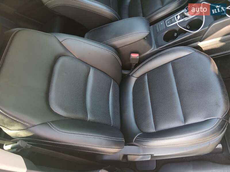 Внедорожник / Кроссовер Ford Escape 2020 в Ирпене