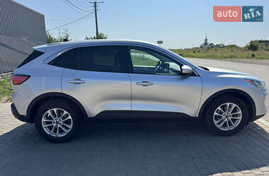 Внедорожник / Кроссовер Ford Escape 2020 в 