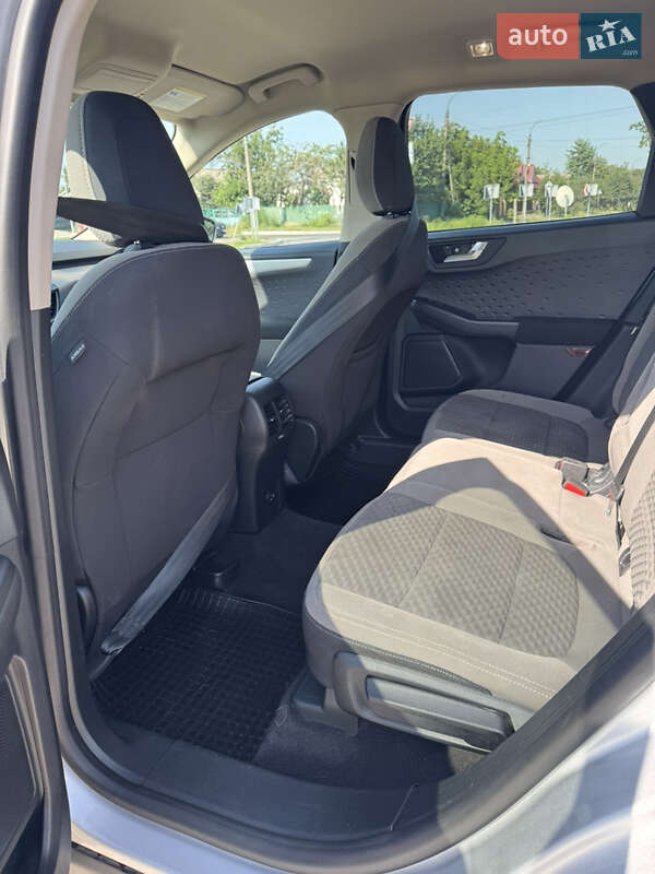 Позашляховик / Кросовер Ford Escape 2020 в Умані