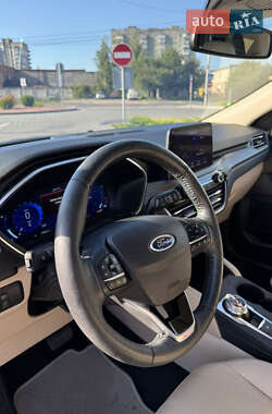 Внедорожник / Кроссовер Ford Escape 2020 в 