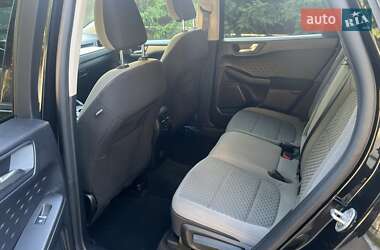 Внедорожник / Кроссовер Ford Escape 2020 в 