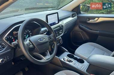 Внедорожник / Кроссовер Ford Escape 2020 в 