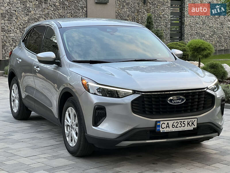 Внедорожник / Кроссовер Ford Escape 2023 в 