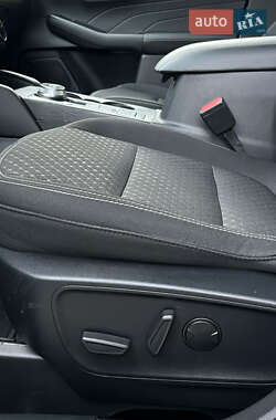 Внедорожник / Кроссовер Ford Escape 2023 в 