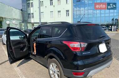 Внедорожник / Кроссовер Ford Escape 2017 в 