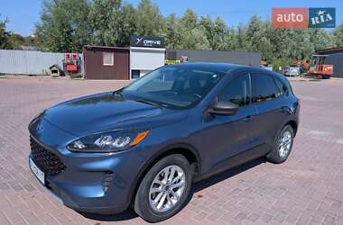 Внедорожник / Кроссовер Ford Escape 2020 в 