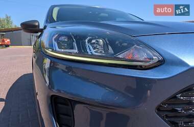 Внедорожник / Кроссовер Ford Escape 2020 в 
