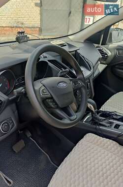 Внедорожник / Кроссовер Ford Escape 2018 в 
