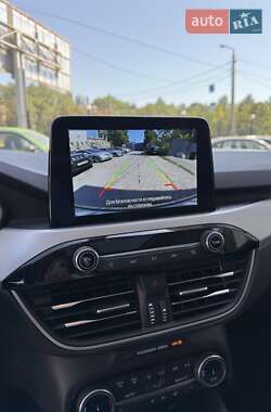 Внедорожник / Кроссовер Ford Escape 2022 в 