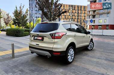 Позашляховик / Кросовер Ford Escape 2016 в 