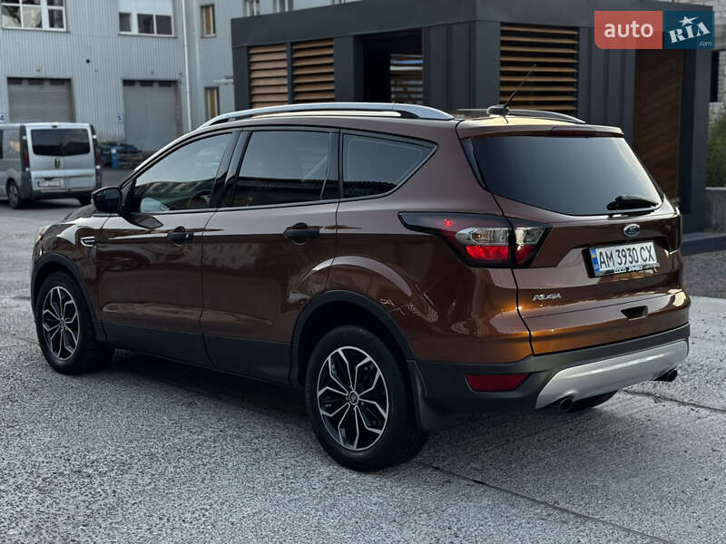 Внедорожник / Кроссовер Ford Escape 2017 в Житомире