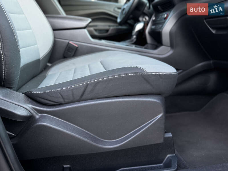 Внедорожник / Кроссовер Ford Escape 2017 в Житомире