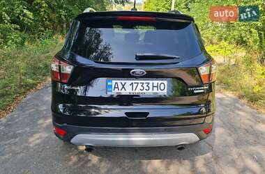 Внедорожник / Кроссовер Ford Escape 2017 в 