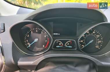 Внедорожник / Кроссовер Ford Escape 2017 в 
