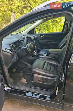 Внедорожник / Кроссовер Ford Escape 2017 в 