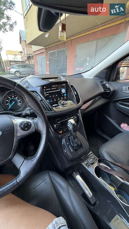 Внедорожник / Кроссовер Ford Escape 2015 в Ивано-Франковске
