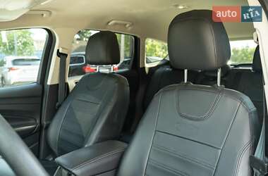 Внедорожник / Кроссовер Ford Escape 2016 в 