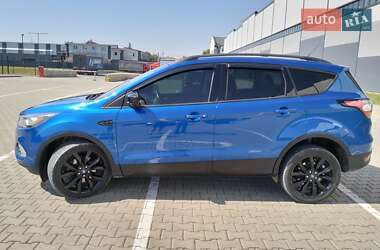 Внедорожник / Кроссовер Ford Escape 2016 в 