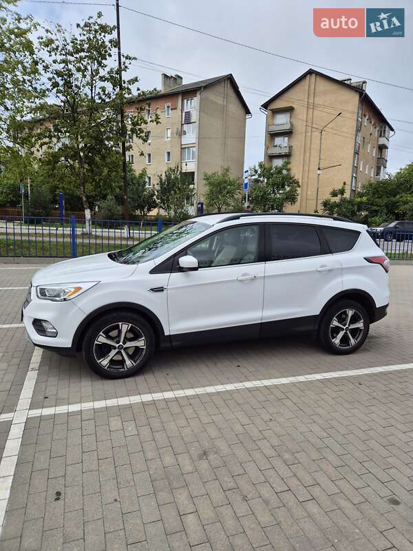 Внедорожник / Кроссовер Ford Escape 2016 в Долине фото 3 Внедорожник / Кроссовер Ford Escape 2016 в Долине