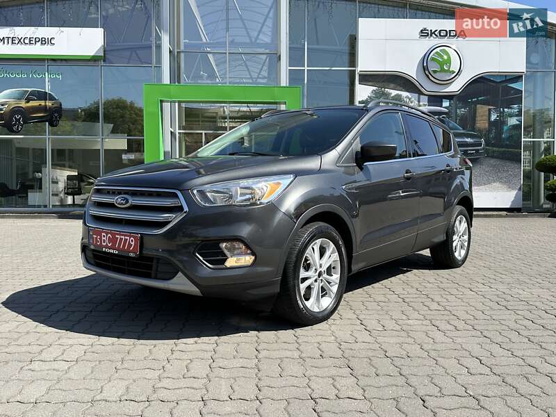 Внедорожник / Кроссовер Ford Escape 2018 в 