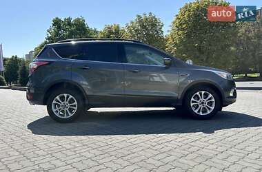 Внедорожник / Кроссовер Ford Escape 2018 в 