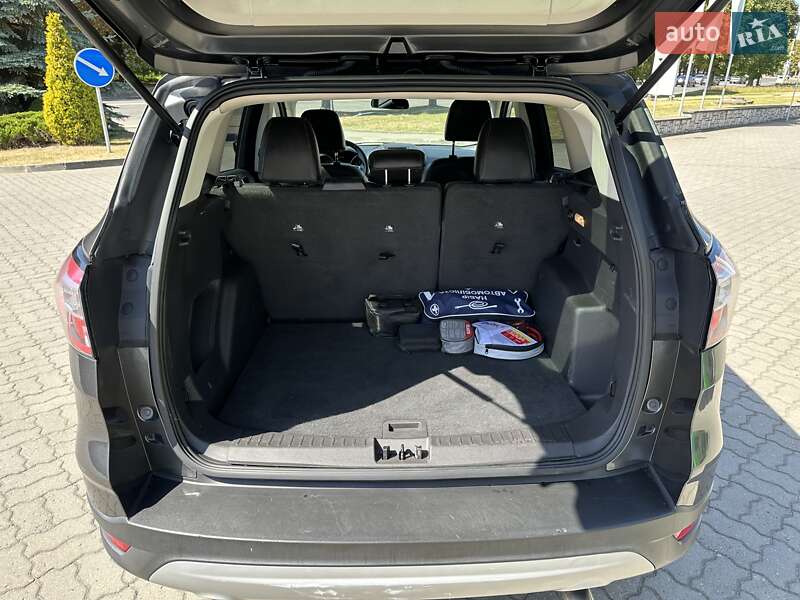 Внедорожник / Кроссовер Ford Escape 2018 в Луцке
