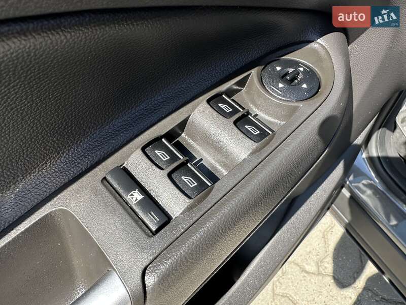 Внедорожник / Кроссовер Ford Escape 2018 в Луцке