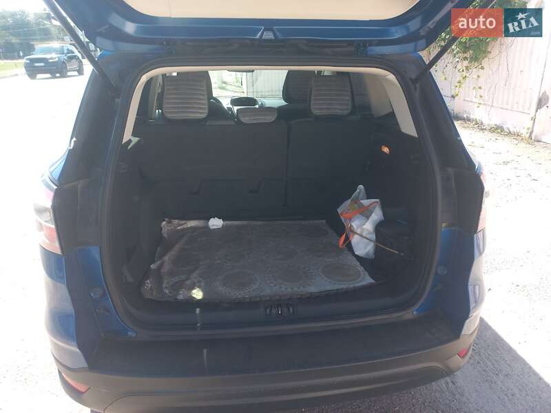 Внедорожник / Кроссовер Ford Escape 2017 в Киеве