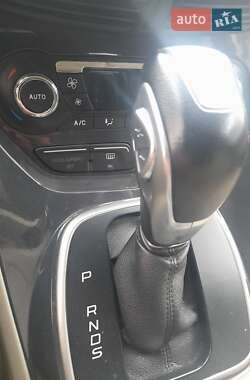 Внедорожник / Кроссовер Ford Escape 2013 в 