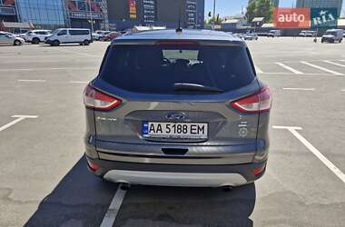 Внедорожник / Кроссовер Ford Escape 2015 в 