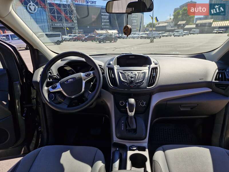 Внедорожник / Кроссовер Ford Escape 2015 в Киеве