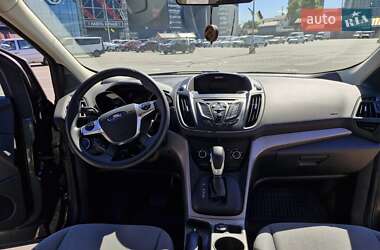 Внедорожник / Кроссовер Ford Escape 2015 в 
