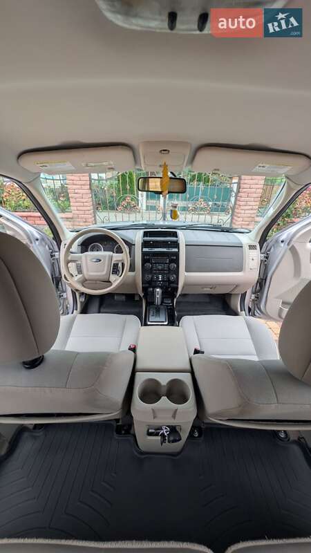 Внедорожник / Кроссовер Ford Escape 2010 в Львове