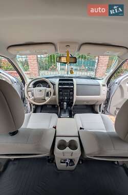 Внедорожник / Кроссовер Ford Escape 2010 в 