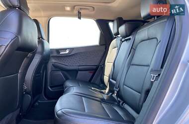 Внедорожник / Кроссовер Ford Escape 2019 в 