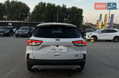 Внедорожник / Кроссовер Ford Escape 2019 в 