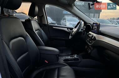 Внедорожник / Кроссовер Ford Escape 2019 в 