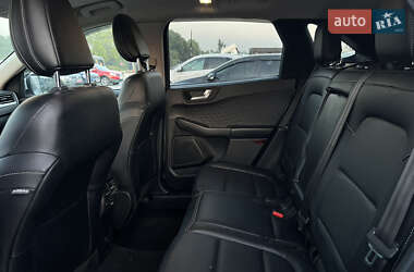Внедорожник / Кроссовер Ford Escape 2019 в 