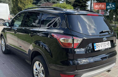 Внедорожник / Кроссовер Ford Escape 2017 в 