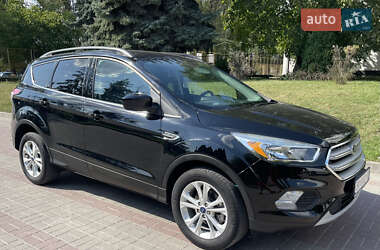 Внедорожник / Кроссовер Ford Escape 2017 в 