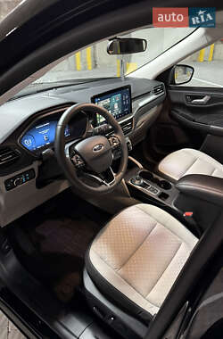 Позашляховик / Кросовер Ford Escape 2024 в 