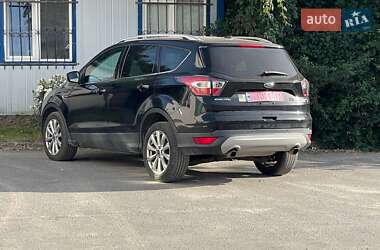 Позашляховик / Кросовер Ford Escape 2016 в 
