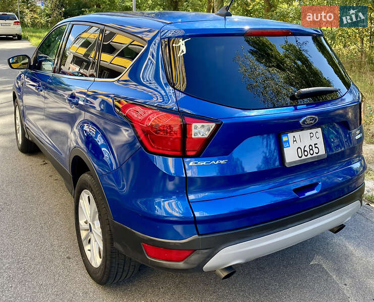 Внедорожник / Кроссовер Ford Escape 2018 в Вышгороде
