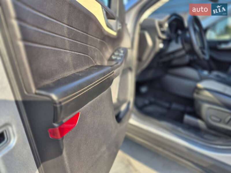 Позашляховик / Кросовер Ford Escape 2021 в Рівному