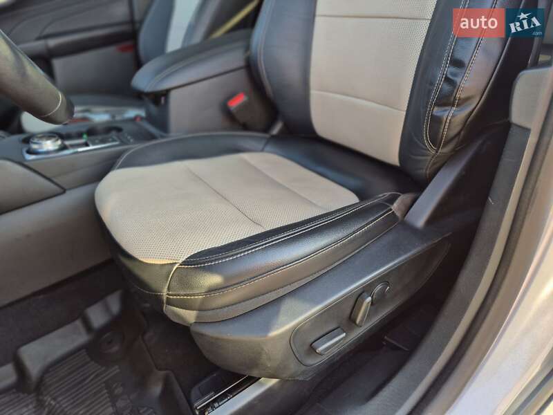 Позашляховик / Кросовер Ford Escape 2021 в Рівному