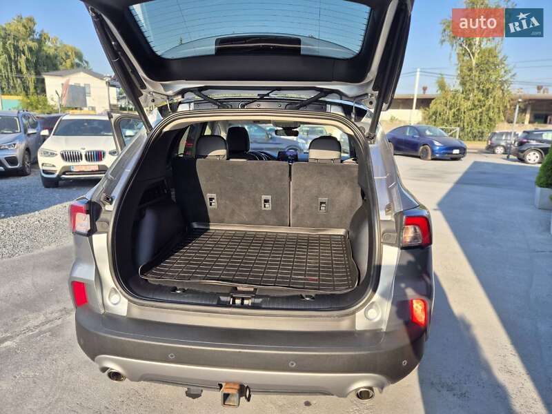 Позашляховик / Кросовер Ford Escape 2021 в Рівному