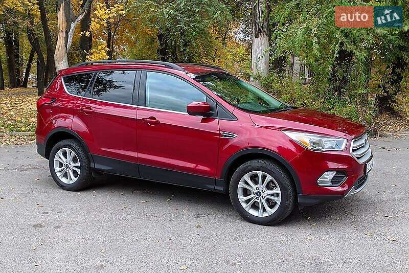 Внедорожник / Кроссовер Ford Escape 2019 в Киеве