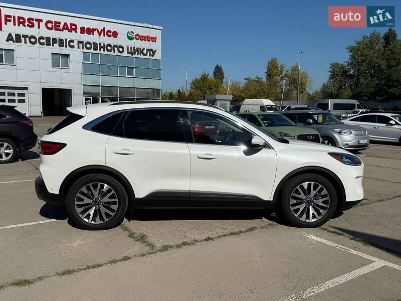 Внедорожник / Кроссовер Ford Escape 2020 в Киеве
