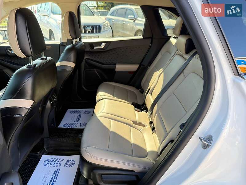 Внедорожник / Кроссовер Ford Escape 2020 в Киеве