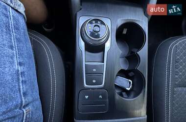 Внедорожник / Кроссовер Ford Escape 2023 в 